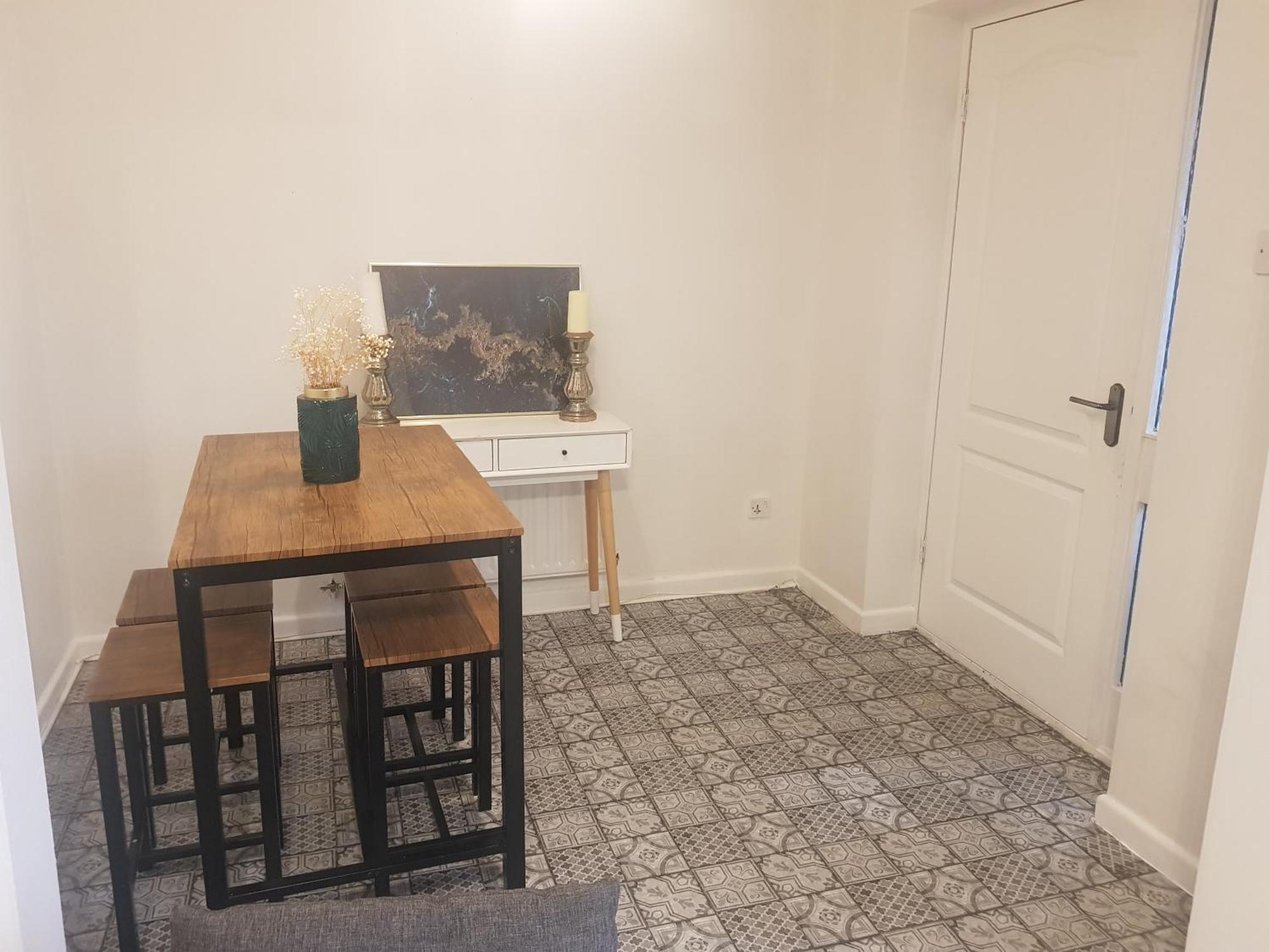 Beautiful 2-Bed House In Bolton With Free Parking Villa Eksteriør bilde