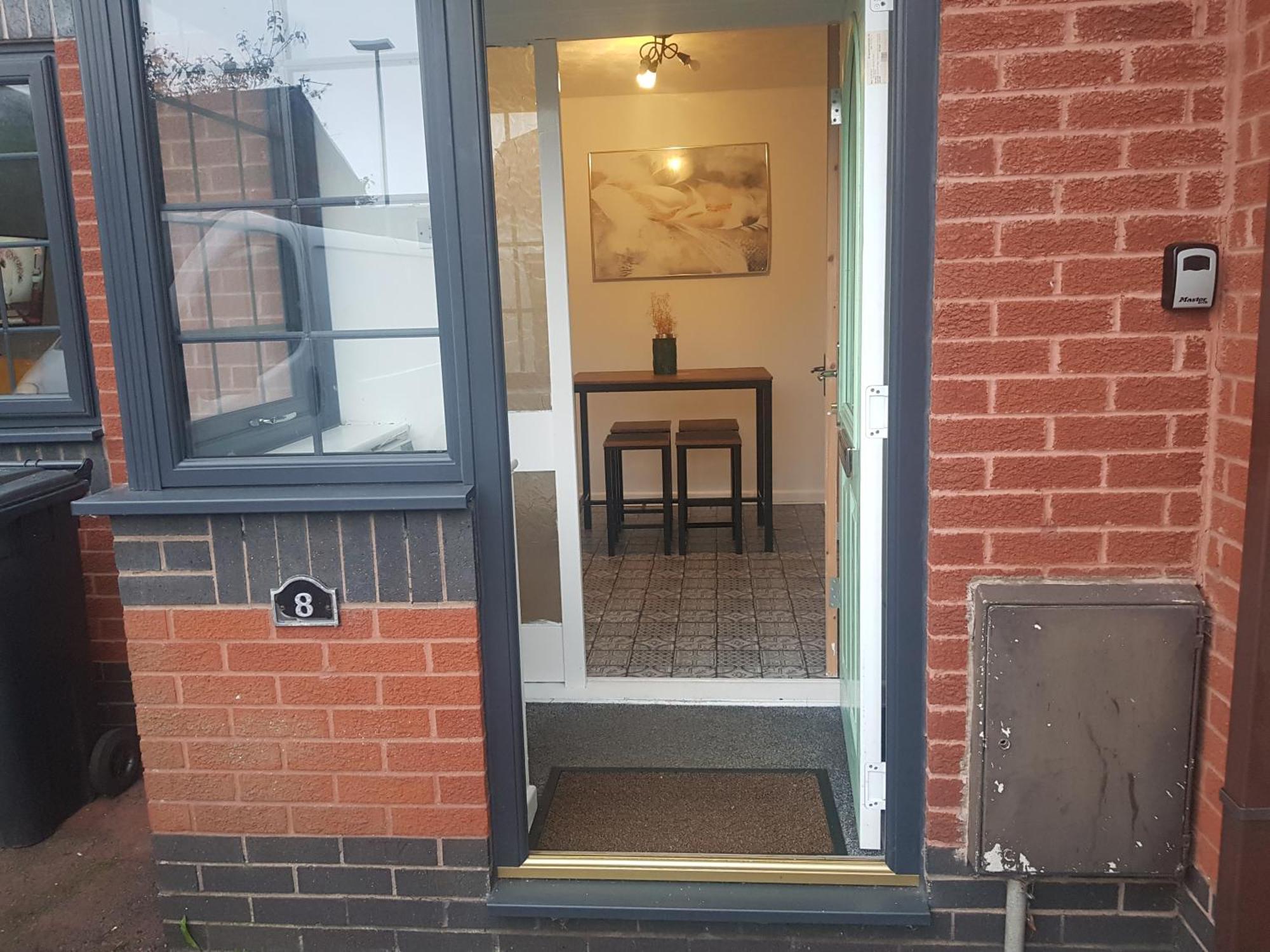 Beautiful 2-Bed House In Bolton With Free Parking Villa Eksteriør bilde