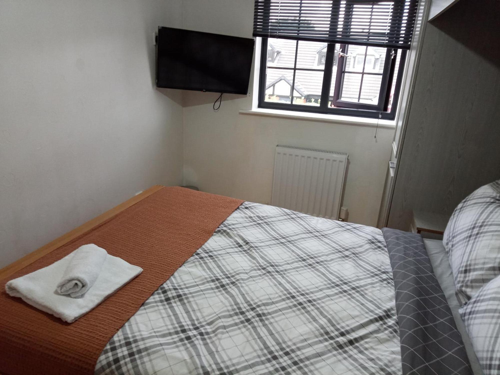 Beautiful 2-Bed House In Bolton With Free Parking Villa Eksteriør bilde