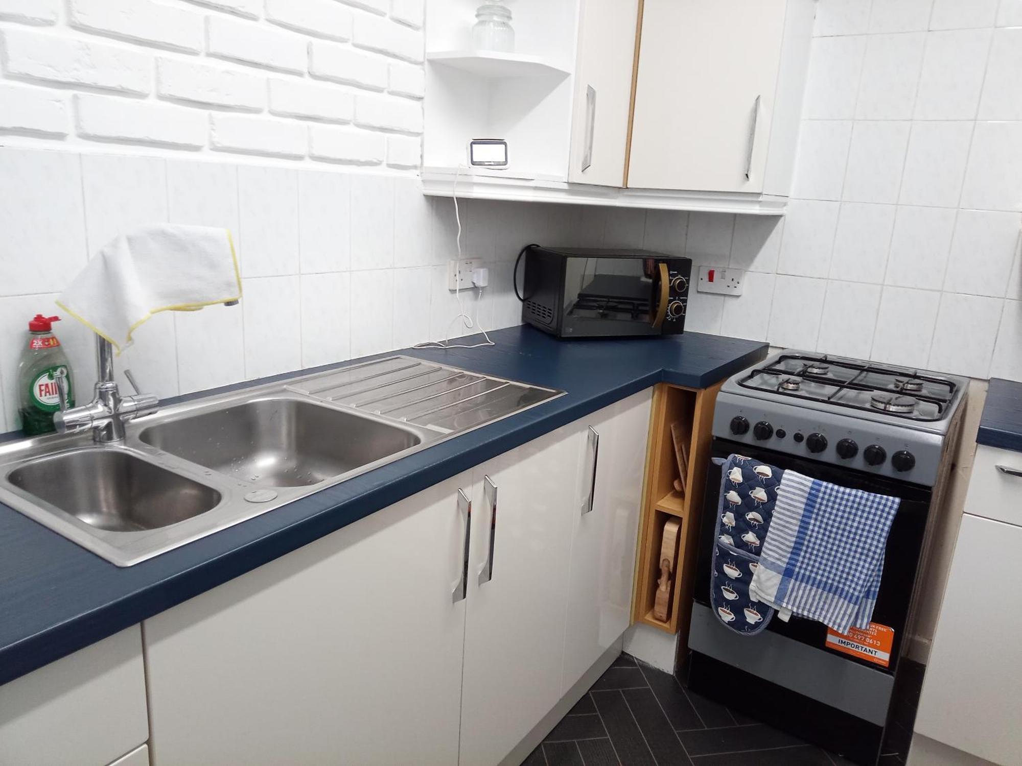 Beautiful 2-Bed House In Bolton With Free Parking Villa Eksteriør bilde