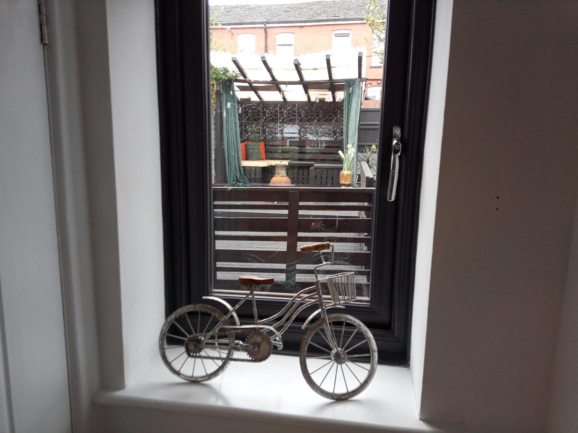 Beautiful 2-Bed House In Bolton With Free Parking Villa Eksteriør bilde